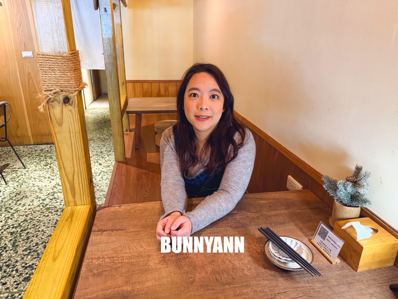 新北美食》終於衷魚，新莊巷弄內超人氣日式丼飯，滿滿生魚片太犯規，濃厚昭和復古風情！