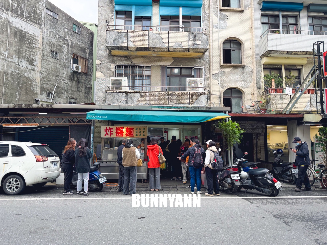 宜蘭美食農權路炸醬麵，在地人也排隊的雙醬麵，香濃又大碗只要40元CP值超高！