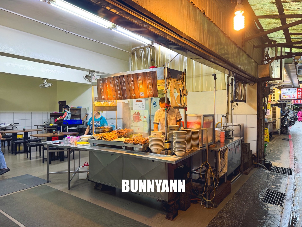 基隆美食【長腳麵食】隱藏巷弄的超強豬腳麵,在地人大推的500碗得獎名店! 基隆美食【長腳麵食】隱藏巷弄的超強豬腳麵,在地人大推的500碗得獎名店!