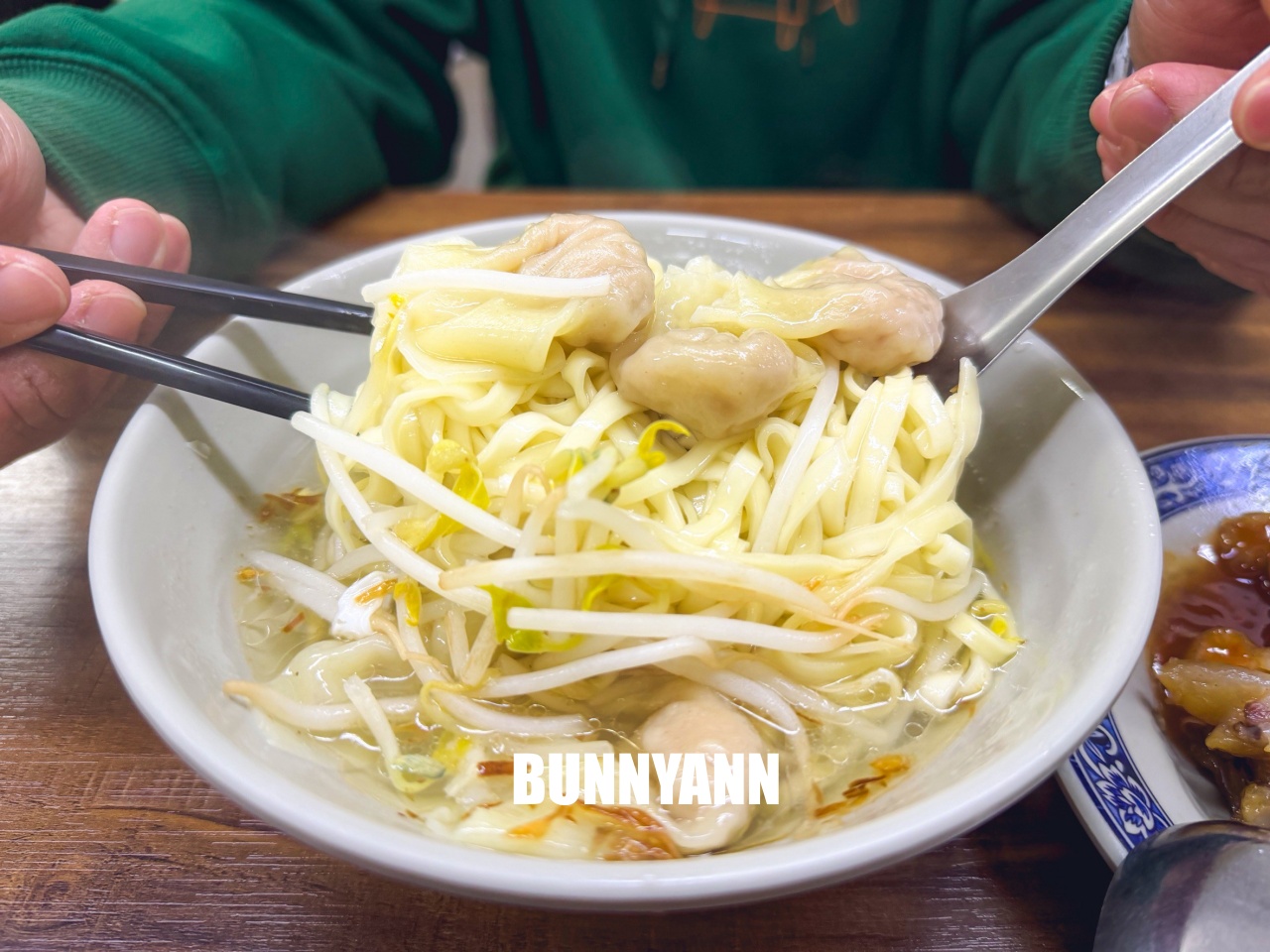 基隆美食【長腳麵食】隱藏巷弄的超強豬腳麵,在地人大推的500碗得獎名店! 基隆美食【長腳麵食】隱藏巷弄的超強豬腳麵,在地人大推的500碗得獎名店!