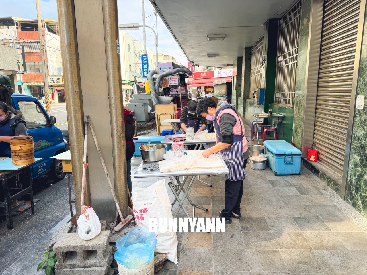 大甲美食推薦「阿嘉小籠包」現包現蒸，滿滿蔥肉內餡超多汁！