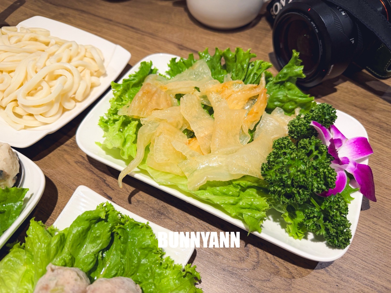 台北信義區美食「君曜雞湯」，被譽為雞湯界的LV！濃郁金黃湯頭超銷魂，包廂聚餐推薦