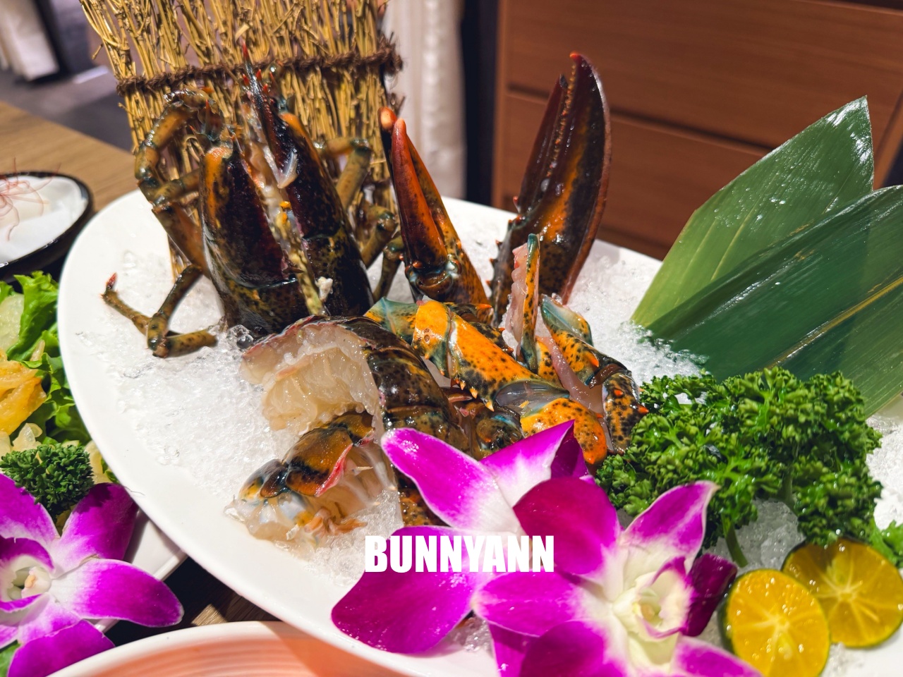 台北信義區美食「君曜雞湯」，被譽為雞湯界的LV！濃郁金黃湯頭超銷魂，包廂聚餐推薦