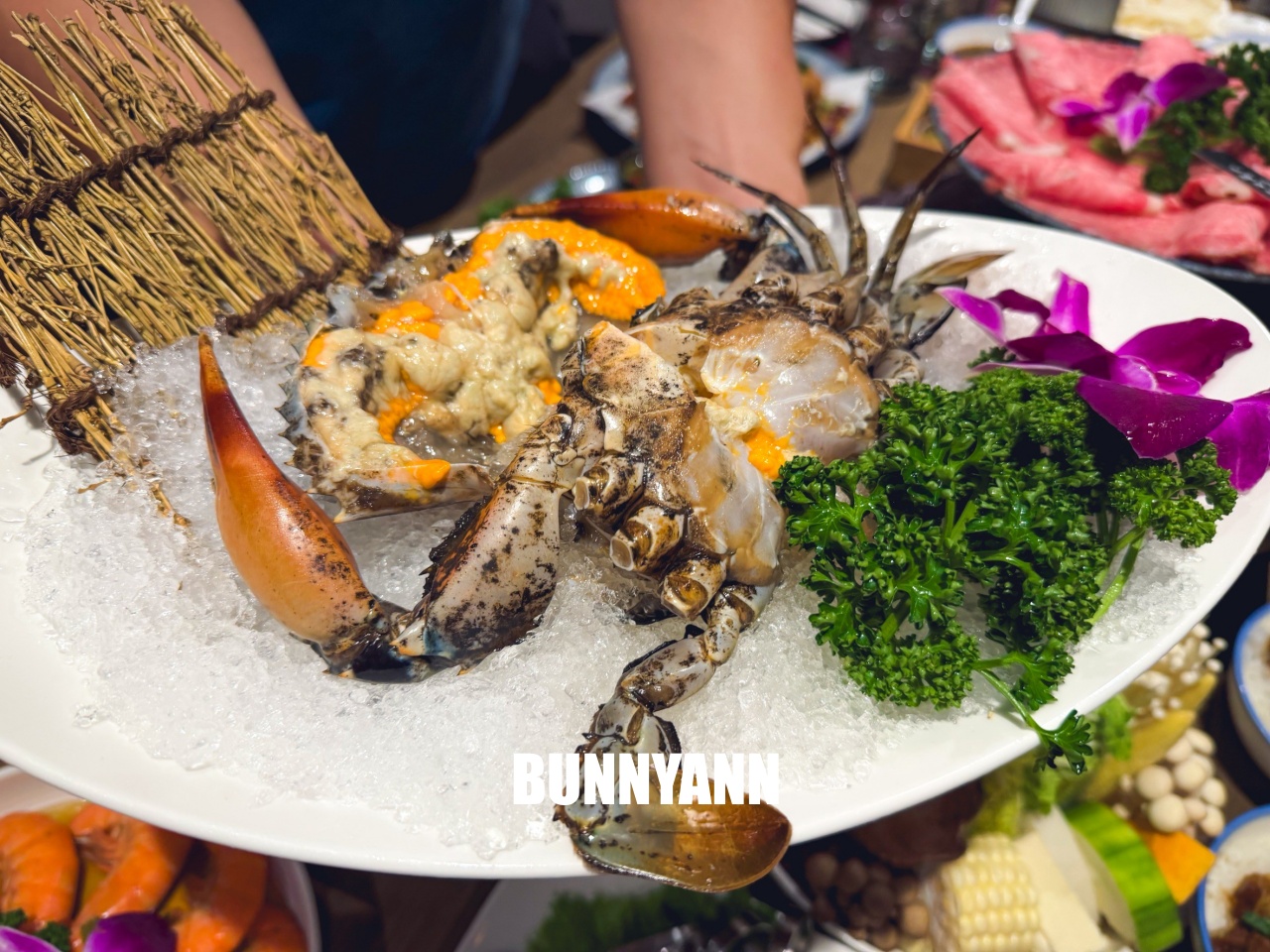 台北信義區美食「君曜雞湯」，被譽為雞湯界的LV！濃郁金黃湯頭超銷魂，包廂聚餐推薦