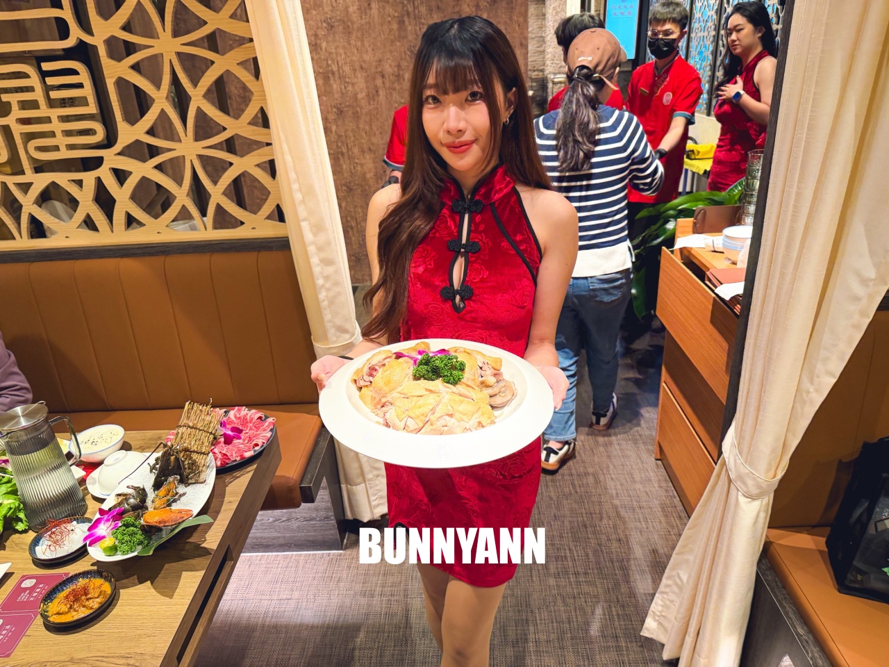 台北信義區美食「君曜雞湯」，被譽為雞湯界的LV！濃郁金黃湯頭超銷魂，包廂聚餐推薦