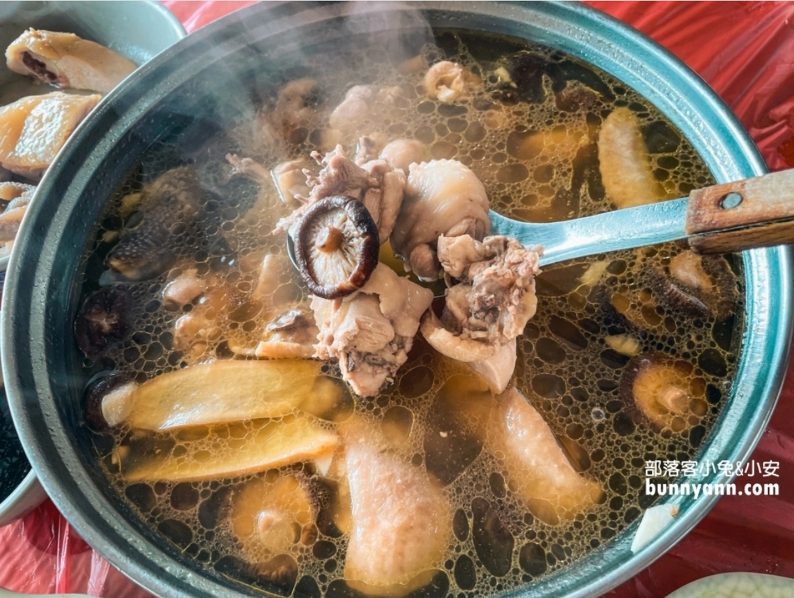 台北【青菜園】開店就客滿的陽明山40年老店