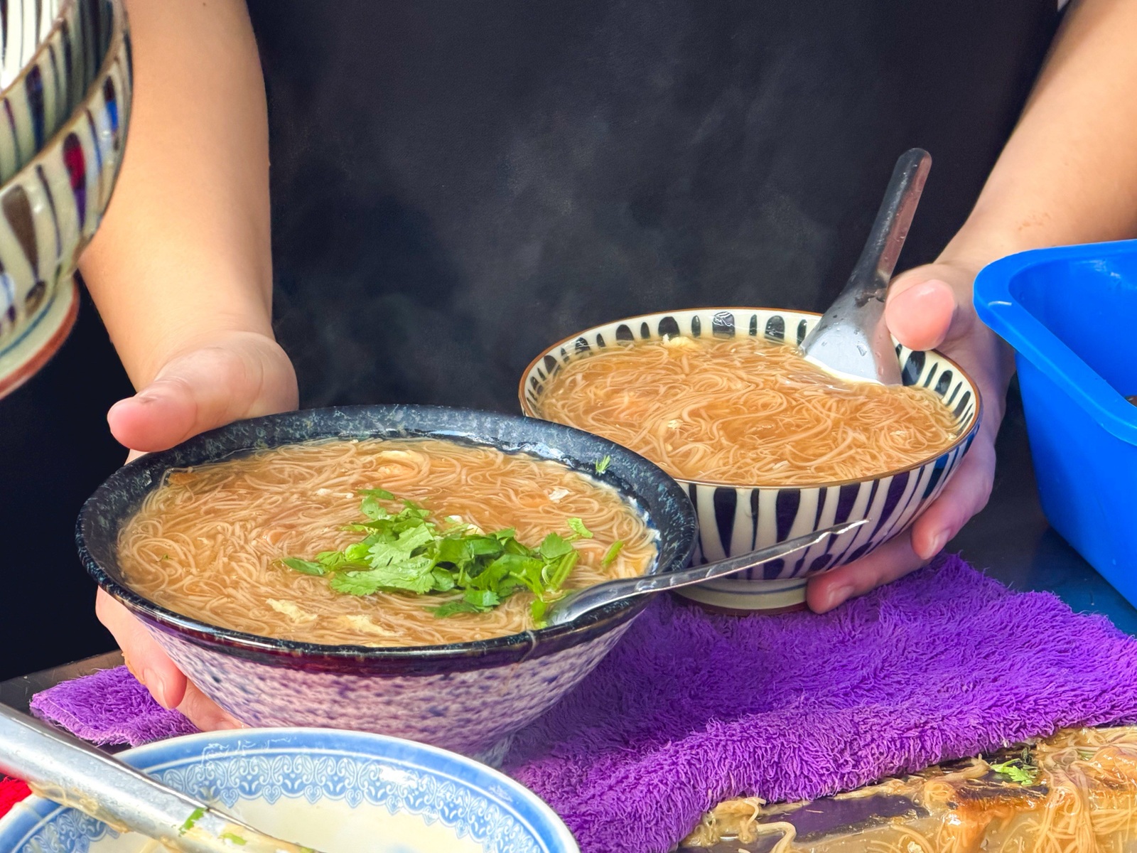 彰化美食！蚯蚓龍山麵線糊，一碗只要35元超佛心，在地人也排隊的最強銅板小吃！