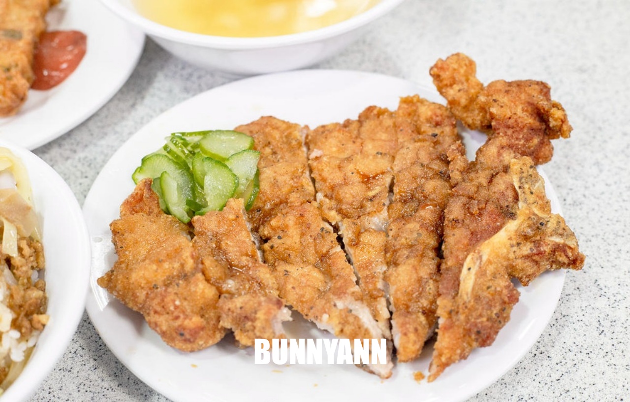 西門町美食【金園排骨萬年店】藏在萬年大樓B1的最強排骨飯,在地飄香50年CP值超高! 西門町美食【金園排骨萬年店】藏在萬年大樓B1的最強排骨飯,在地飄香50年CP值超高!