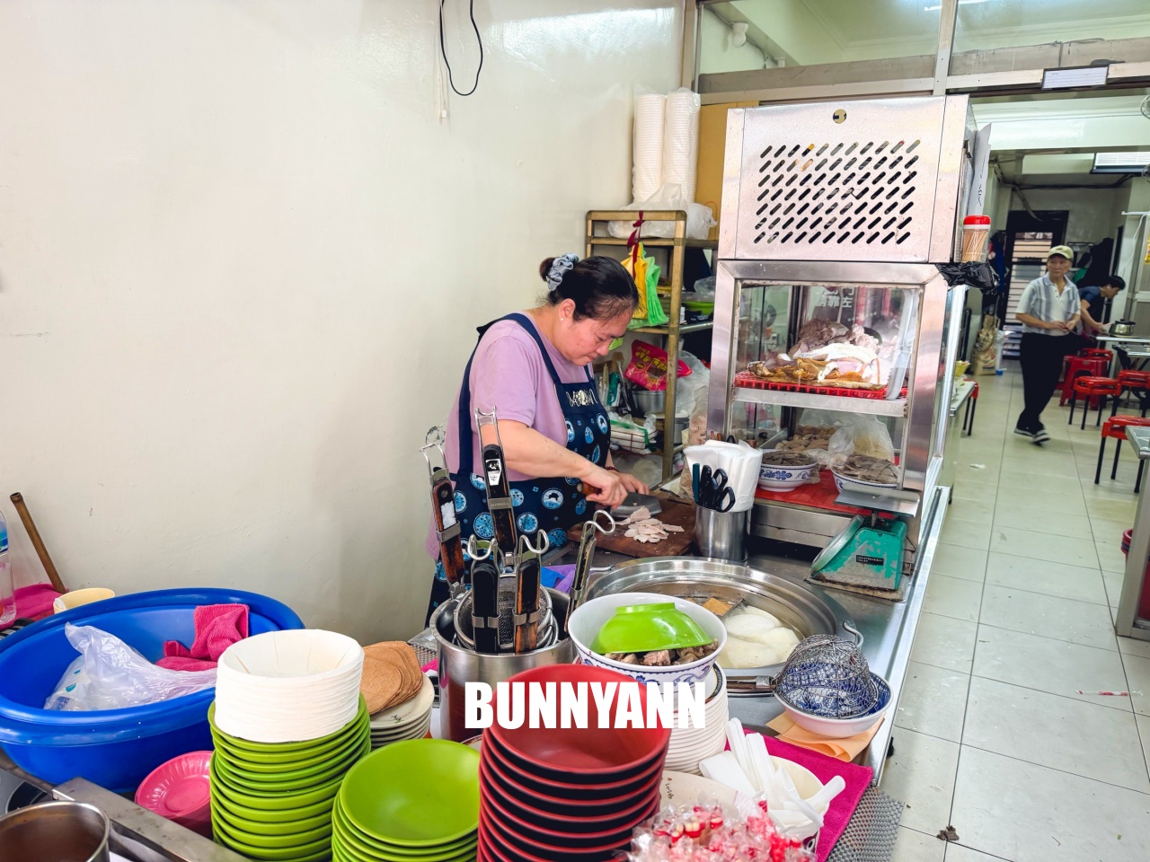 基隆美食「兩利餛飩大王」在地傳承三代，銅板價乾麵加餛飩湯超銷魂，這家隱藏版老店一定要收錄！