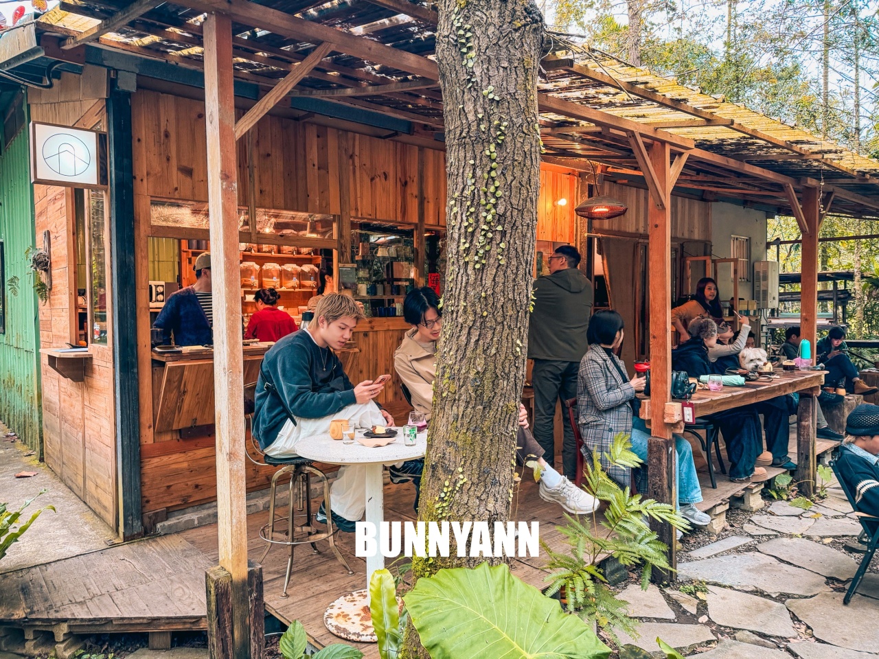 坪林森林系秘境！那個咖啡吧，隱身在山林裡的木造小屋，喝咖啡、康普茶，放空整個下午超Chill！