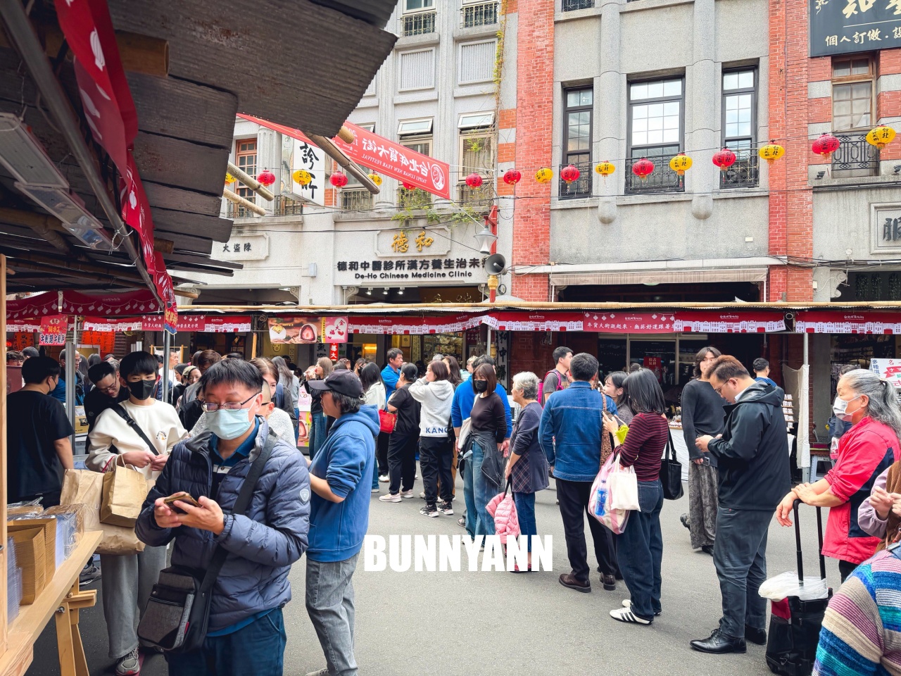 迪化街最強「路力草莓大福」，現點現包超誘人，還有脆口草莓糖葫蘆必吃！