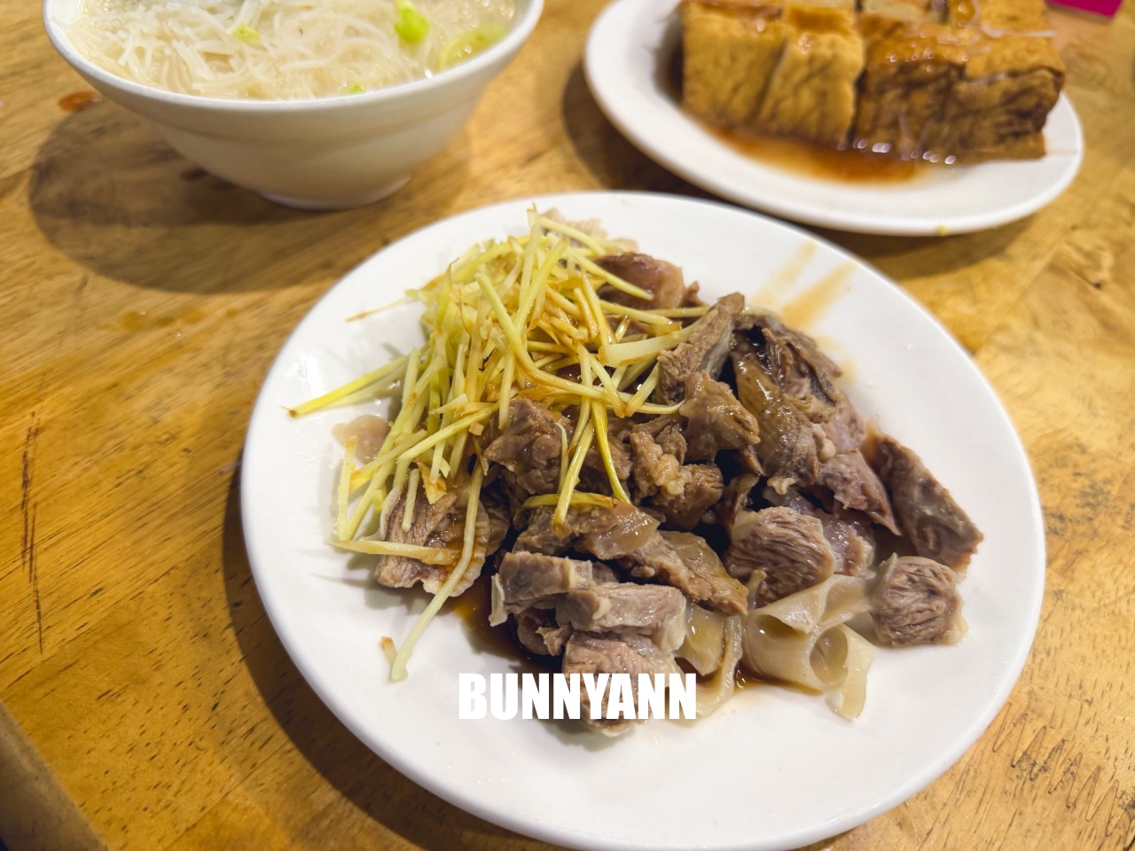 台北東門市場必吃!羅媽媽米粉湯,超強黑白切與濃郁湯頭,市場內的排隊神店! 台北東門市場必吃!羅媽媽米粉湯,超強黑白切與濃郁湯頭,市場內的排隊神店!