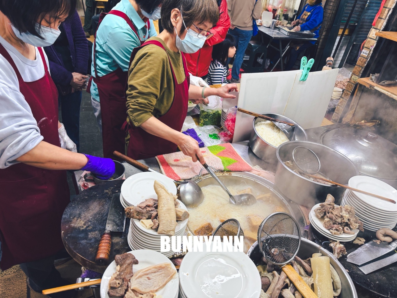 台北東門市場必吃!羅媽媽米粉湯,超強黑白切與濃郁湯頭,市場內的排隊神店! 台北東門市場必吃!羅媽媽米粉湯,超強黑白切與濃郁湯頭,市場內的排隊神店!