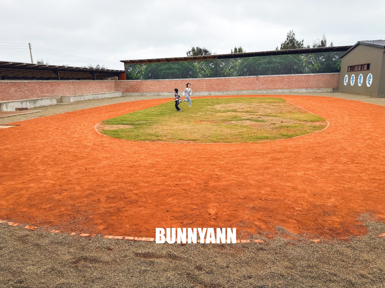 苗栗新景點！百變影城文創園區，穿越時空拍美照，還有卡丁車與蒸汽小火車玩到瘋！