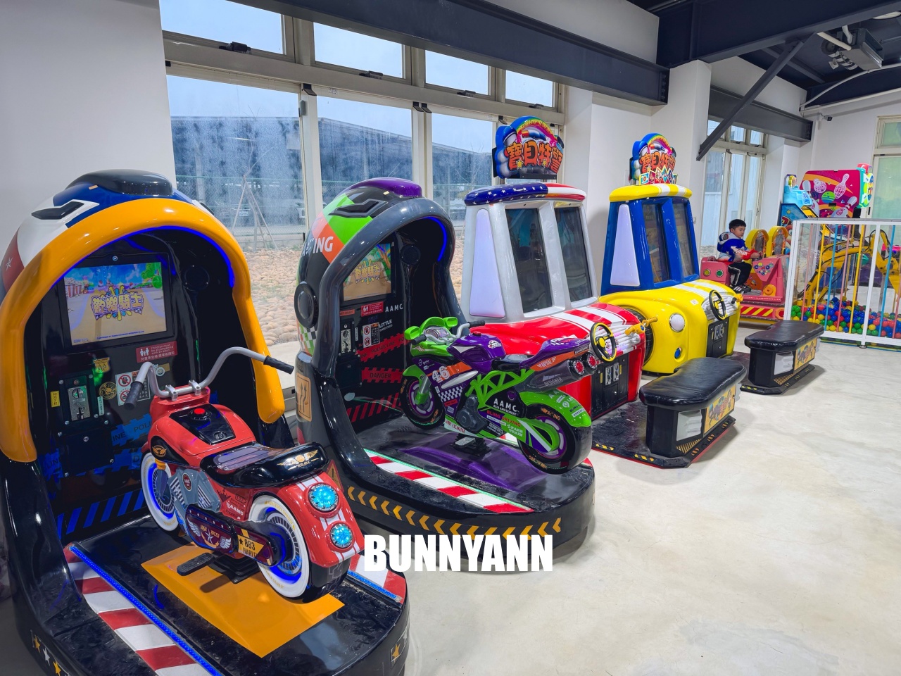 苗栗新景點！百變影城文創園區，穿越時空拍美照，還有卡丁車與蒸汽小火車玩到瘋！