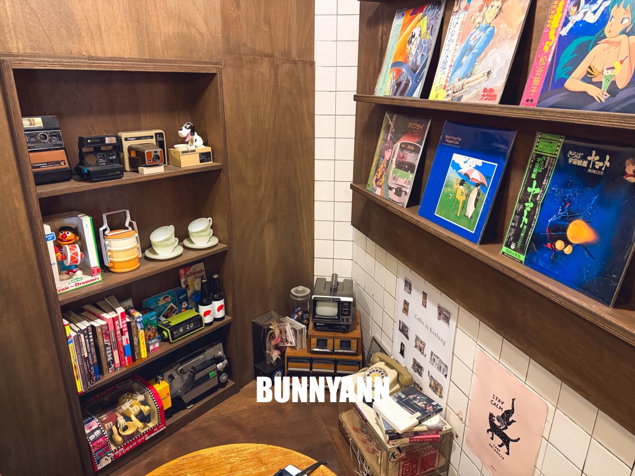 基隆美食【秋香理髮廳獅球珈琲部】隱身巷弄的老派復古理髮廳咖啡館，好拍到爆！