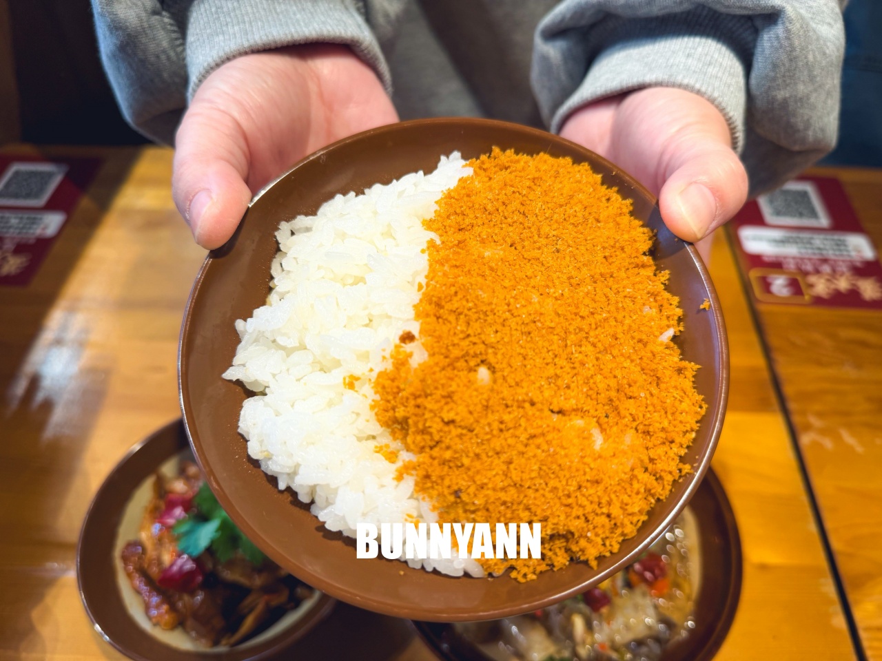 三峽美食「薑太宮火鍋雞&蔥雞飯」江湖風格超好拍，必點85元泉水雞飯與邪惡起司火鍋，CP值爆表！