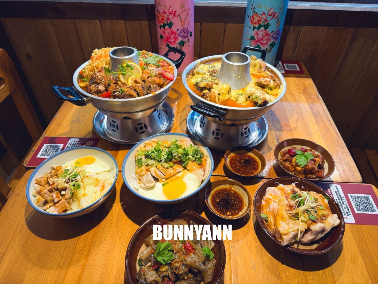 三峽美食「薑太宮火鍋雞&蔥雞飯」江湖風格超好拍，必點85元泉水雞飯與邪惡起司火鍋，CP值爆表！