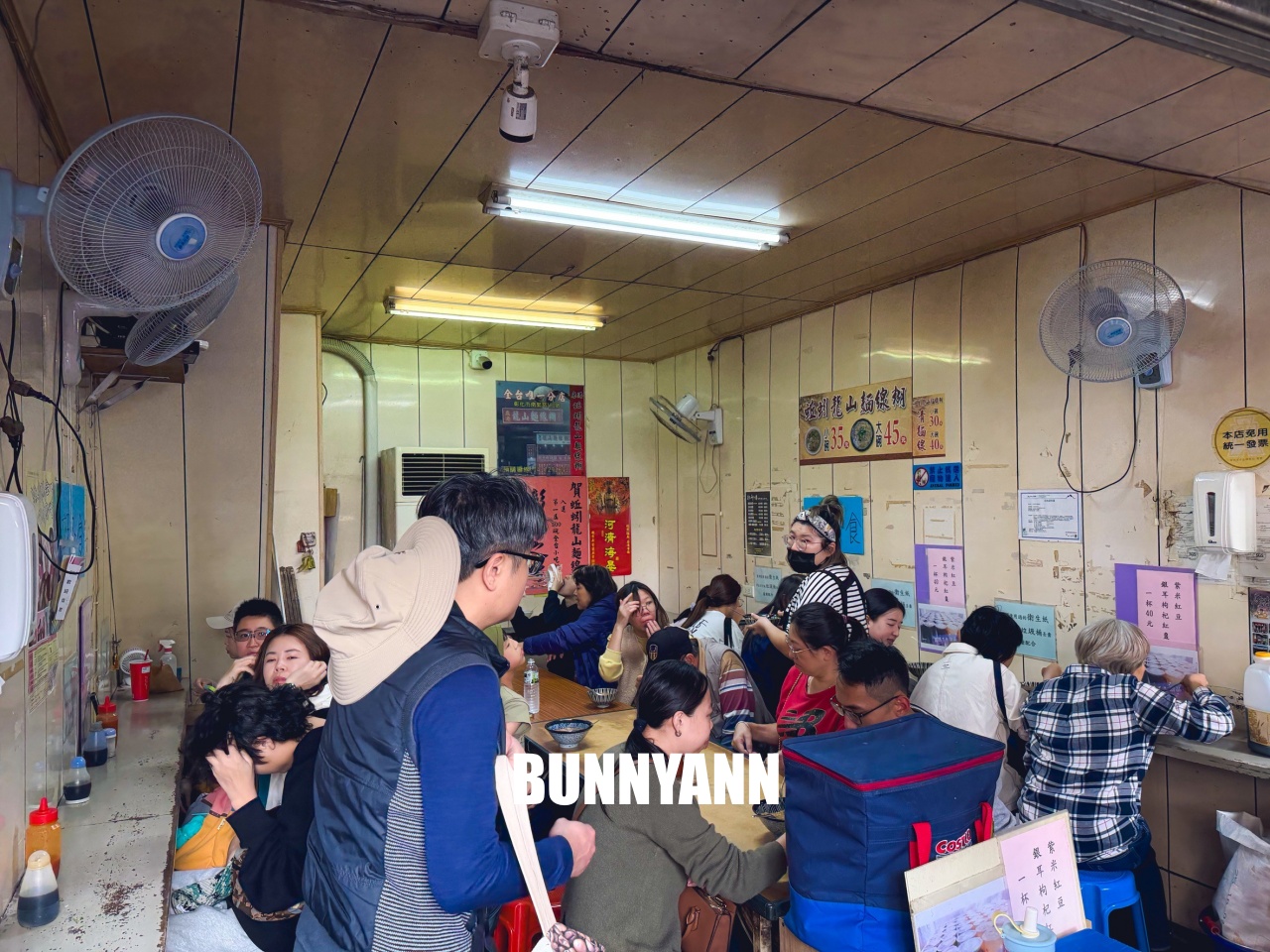 彰化美食！蚯蚓龍山麵線糊，一碗只要35元超佛心，在地人也排隊的最強銅板小吃！