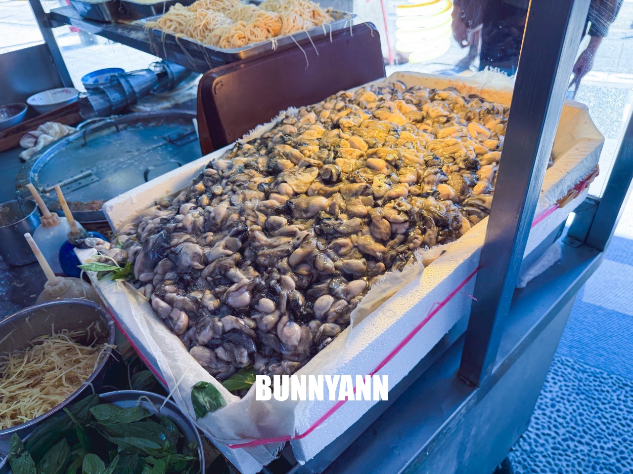 萬華美食【營養號西園橋下蚵仔湯】創立1969年的老字號，肥美蚵仔湯鮮甜好滋味！