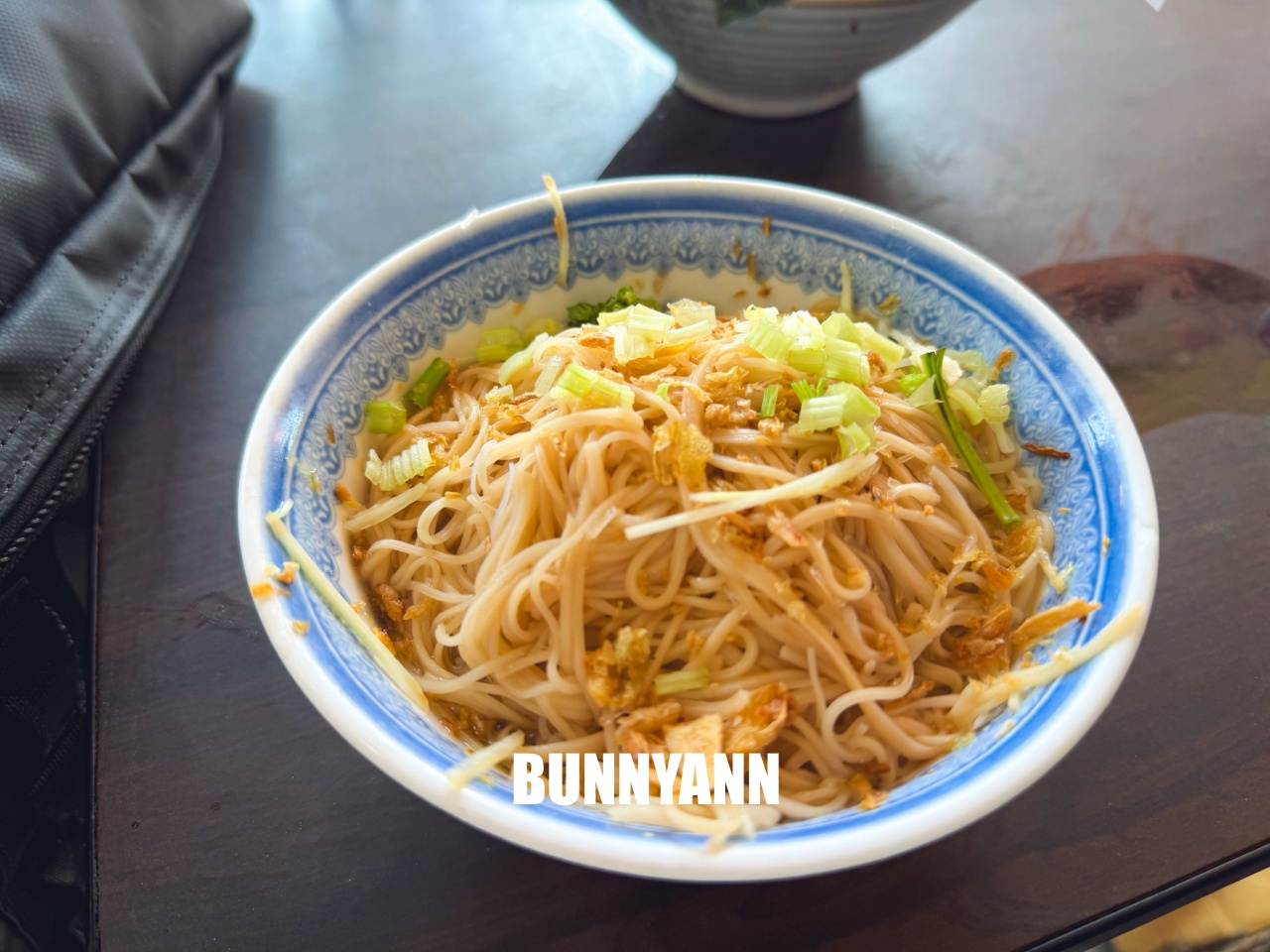 萬華美食【營養號西園橋下蚵仔湯】創立1969年的老字號，肥美蚵仔湯鮮甜好滋味！