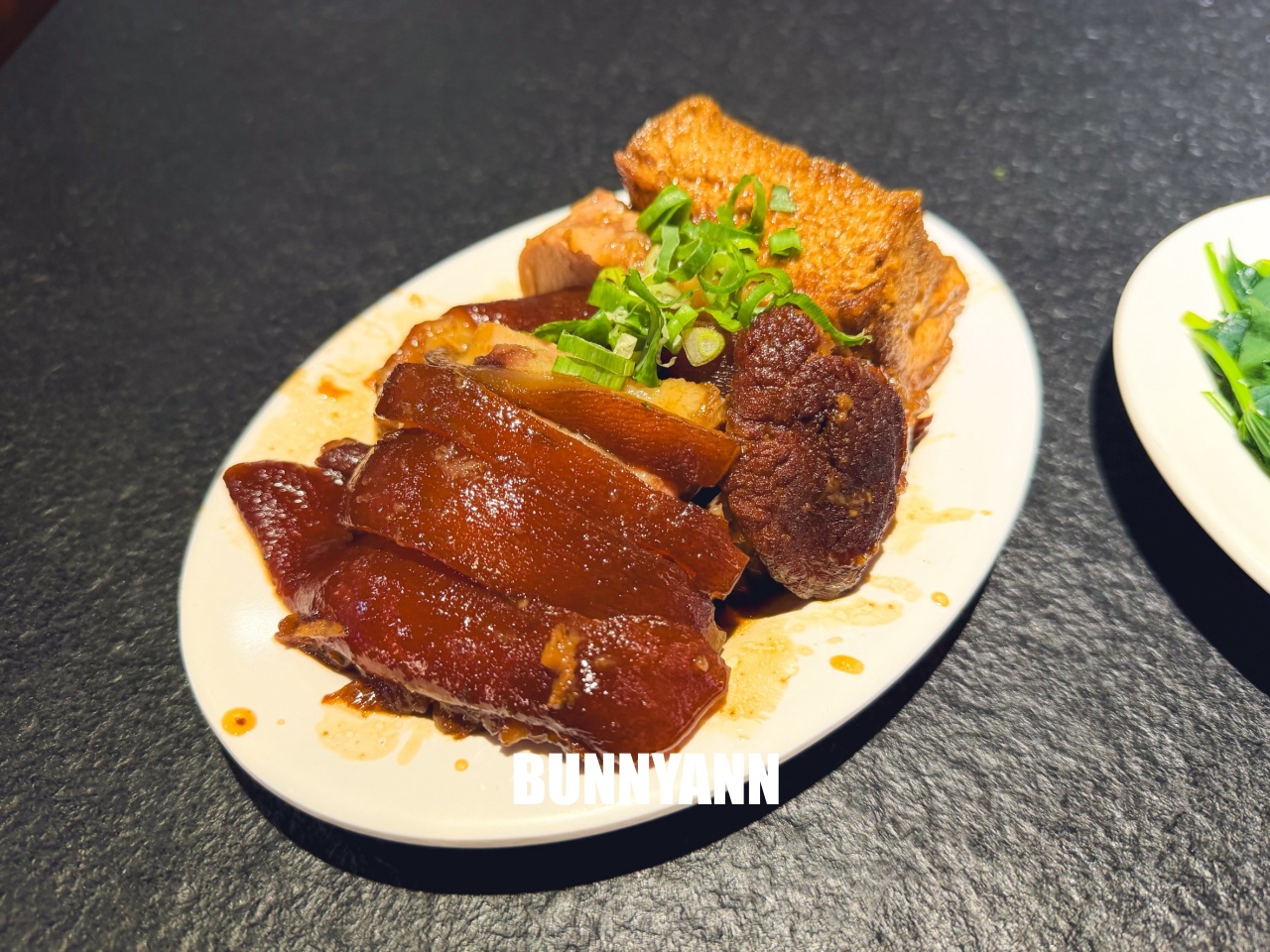 台北萬華美食「西門麵店銷魂豬腳飯」,油亮入味超下飯,西門町必吃超人氣老店! 台北萬華美食「西門麵店銷魂豬腳飯」,油亮入味超下飯,西門町必吃超人氣老店!