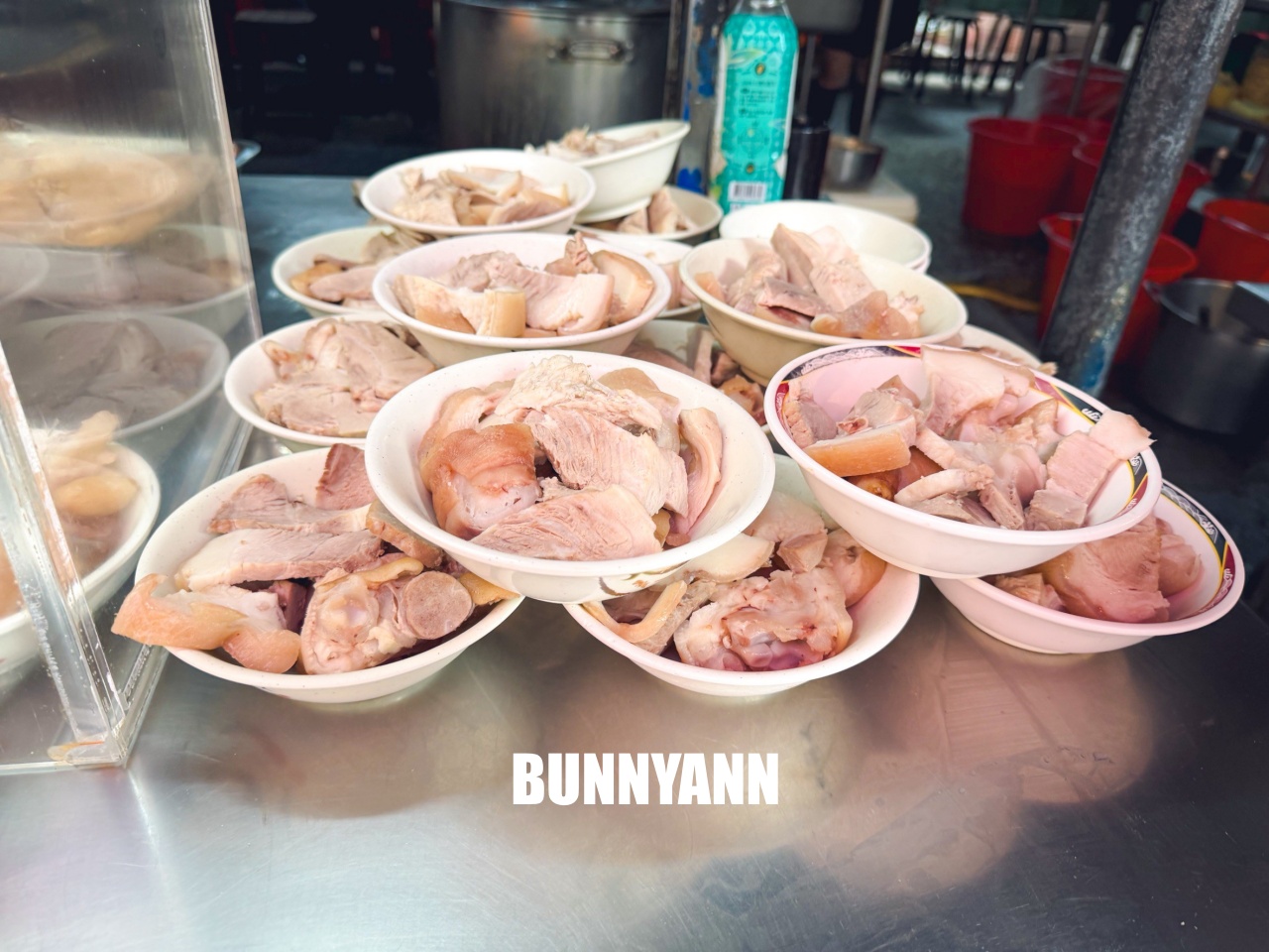 台北大稻埕美食,慈聖宮廟口最強「許仔豬腳麵線」,濃郁白湯豬腳,老饕必吃這一碗! 台北大稻埕美食,慈聖宮廟口最強「許仔豬腳麵線」,濃郁白湯豬腳,老饕必吃這一碗!