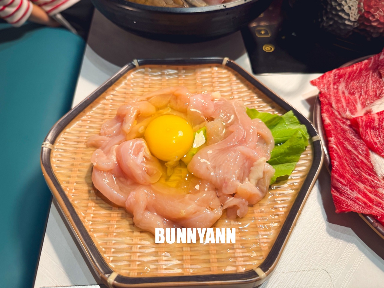 土城火鍋【鍋泰暖南洋火鍋】MAMA麵、泰奶無限暢飲，還有豐盛蔬菜吧吃到飽，讓人一吃再吃