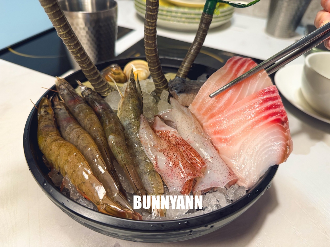 土城火鍋【鍋泰暖南洋火鍋】MAMA麵、泰奶無限暢飲，還有豐盛蔬菜吧吃到飽，讓人一吃再吃