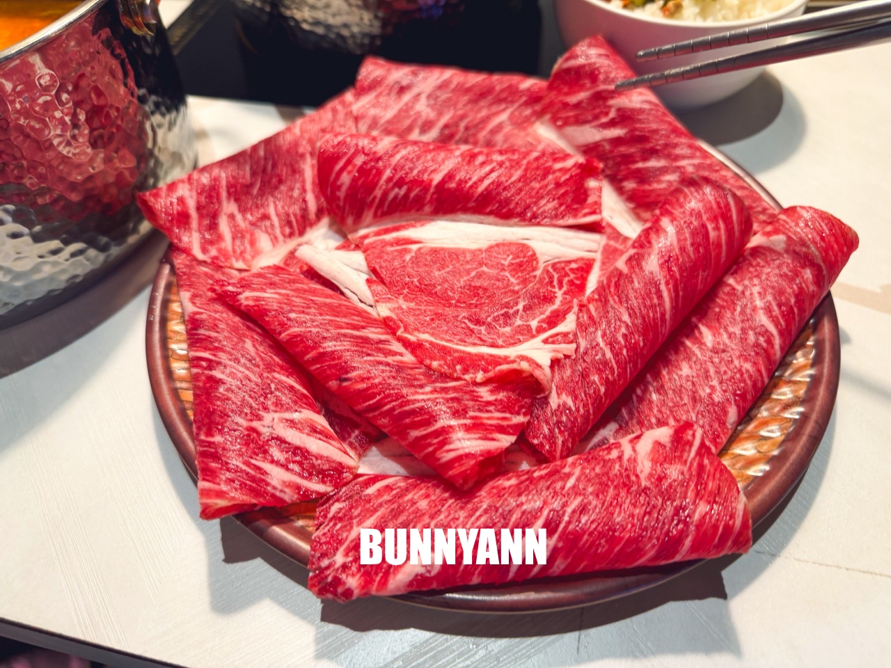 土城火鍋【鍋泰暖南洋火鍋】MAMA麵、泰奶無限暢飲，還有豐盛蔬菜吧吃到飽，讓人一吃再吃