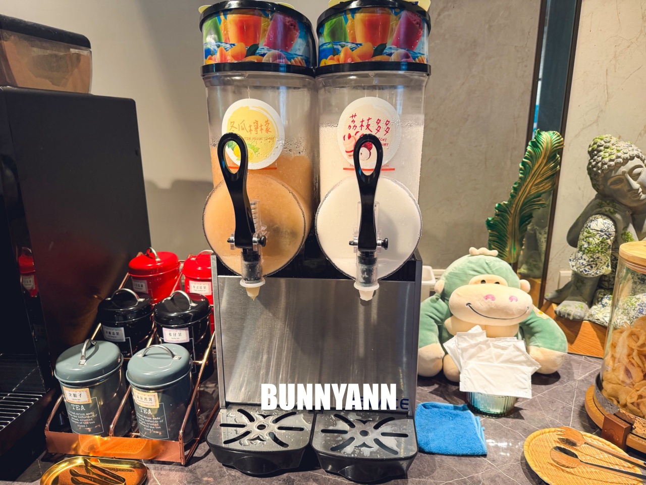 土城火鍋【鍋泰暖南洋火鍋】MAMA麵、泰奶無限暢飲，還有豐盛蔬菜吧吃到飽，讓人一吃再吃