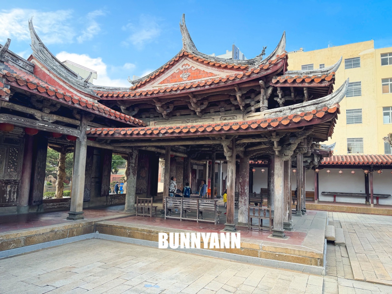 彰化「鹿港龍山寺」國定一級古蹟美如畫，最強八卦藻井必拍，洗滌心靈的文化饗宴！