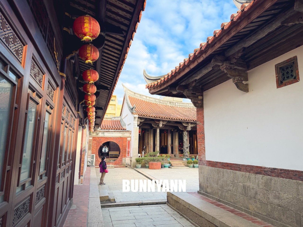 彰化「鹿港龍山寺」國定一級古蹟美如畫，最強八卦藻井必拍，洗滌心靈的文化饗宴！