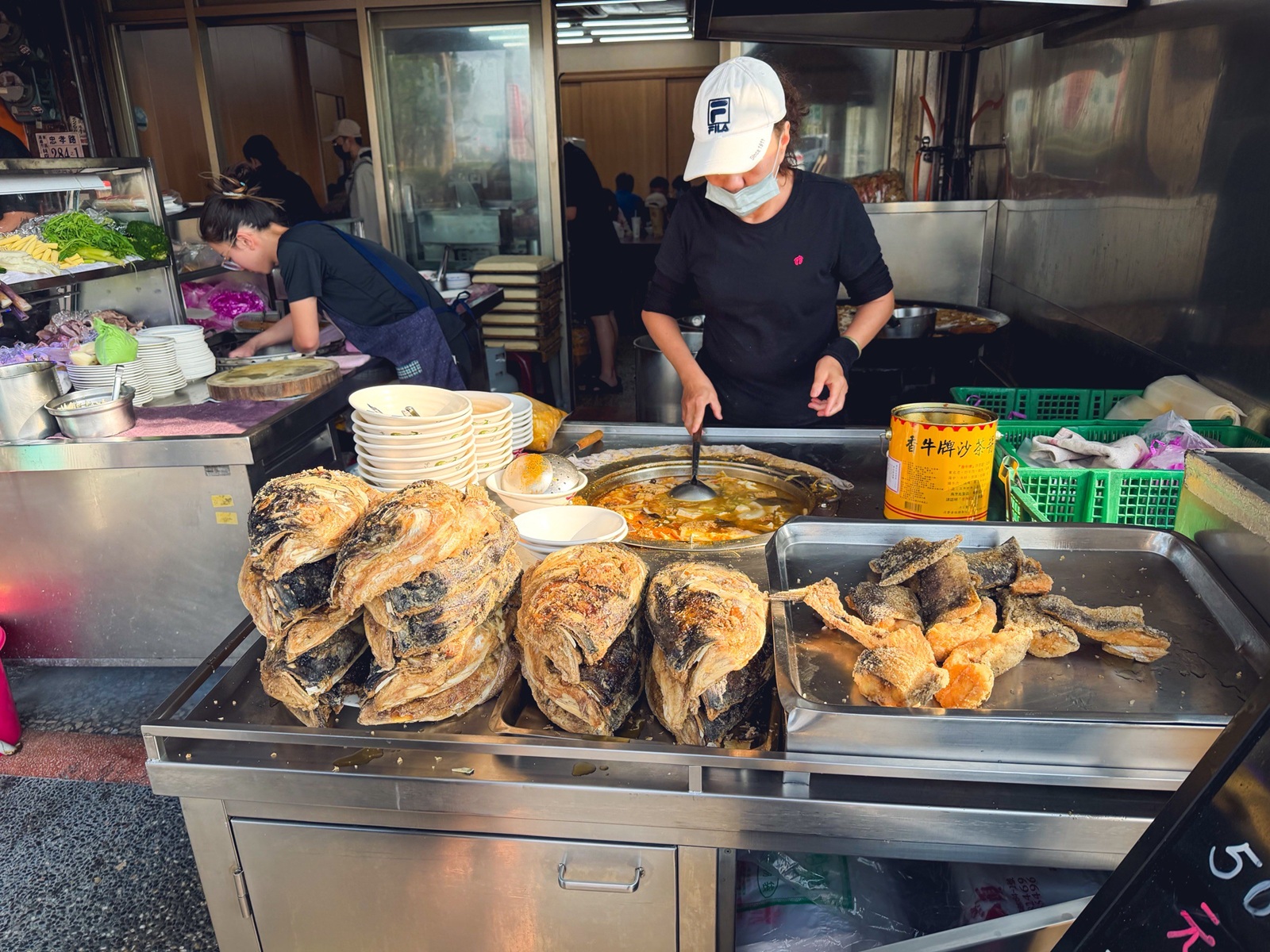 必吃北門沙鍋魚頭！在地人狂推內行懂點沙鍋菜加魚肉，只要110元就超滿足