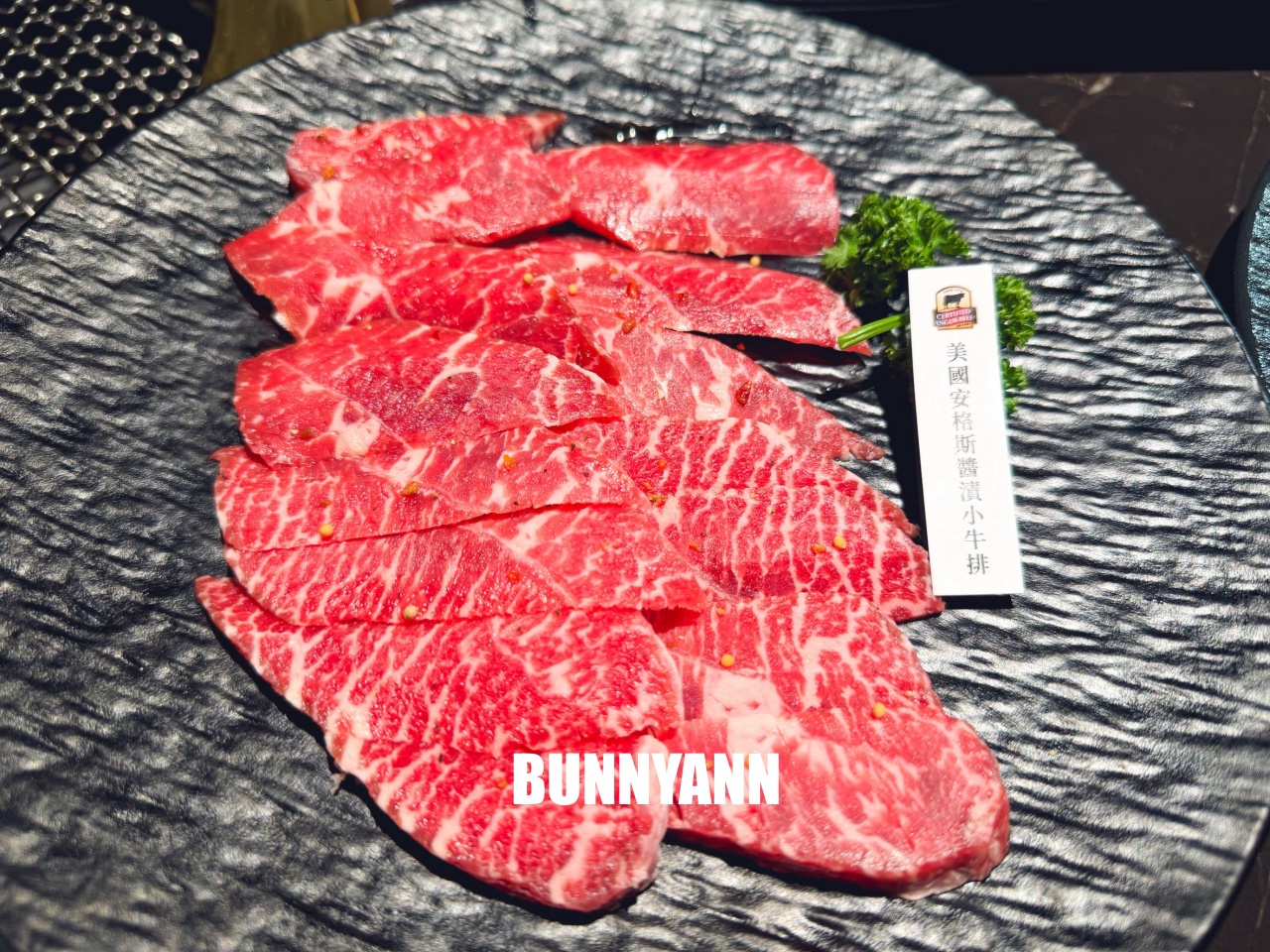 台中北屯最強燒肉！【脂本燒肉北屯店】極上日本A5和牛，絕美星空裝潢CP值超高