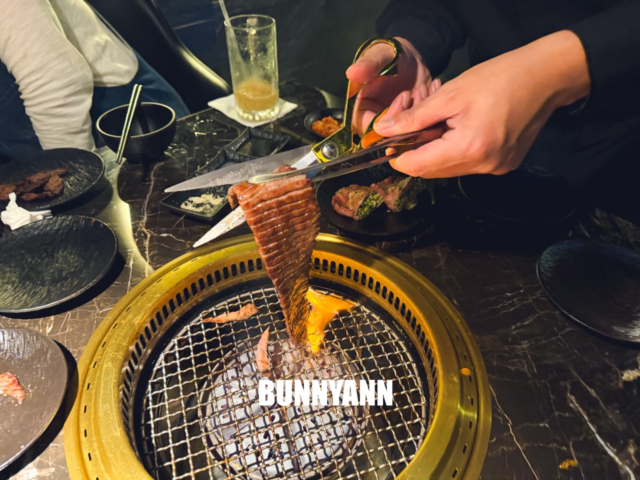 台中北屯最強燒肉！【脂本燒肉北屯店】極上日本A5和牛，絕美星空裝潢CP值超高