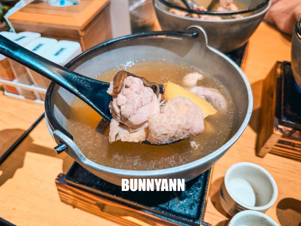 士林最強宵夜！柒息地串燒居酒屋，銅板價秘醬串燒配剝皮辣椒雞湯，必吃推薦！