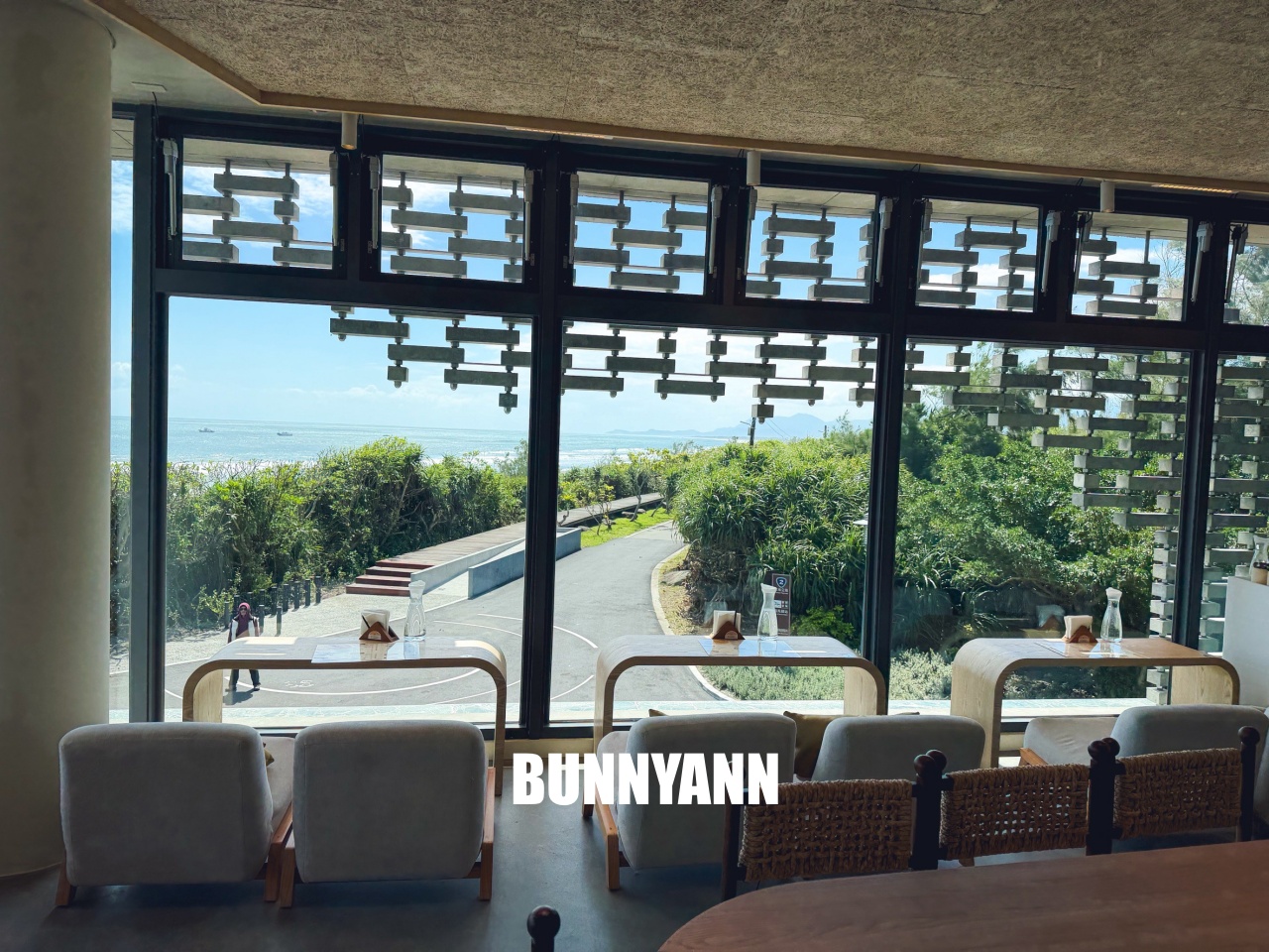 這間新開的很少人知道，就是面海咖啡店，水果鬆餅是招牌主打