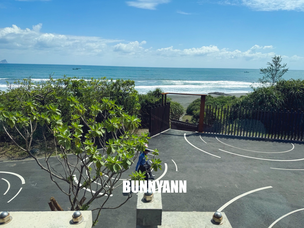 這間新開的很少人知道，就是面海咖啡店，水果鬆餅是招牌主打