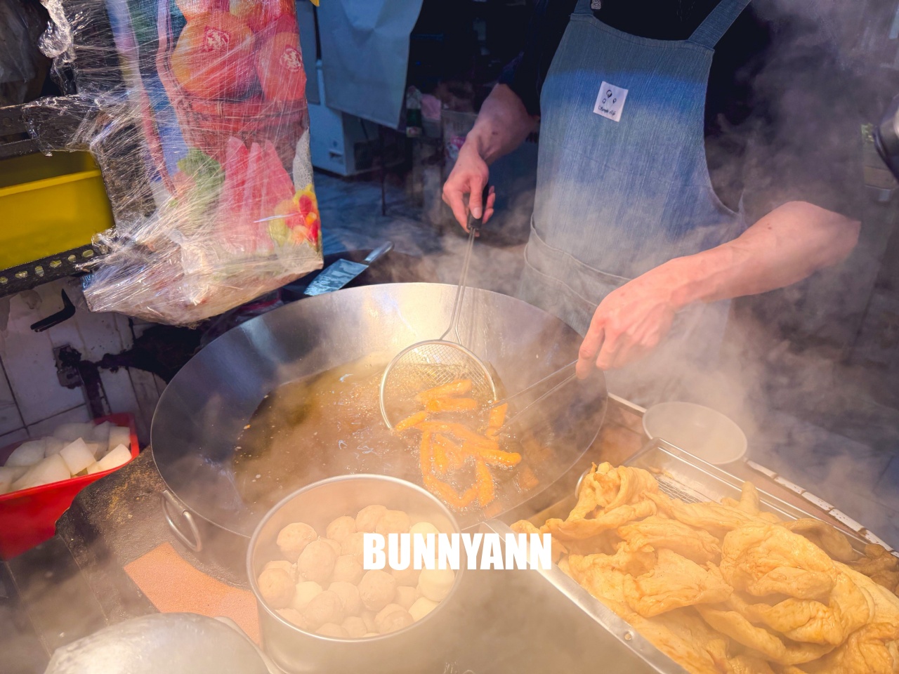 萬年大樓美食「貝玉天婦羅」超強，現炸酥脆天婦羅配魷魚羹，在地人從小吃到大的老字號！