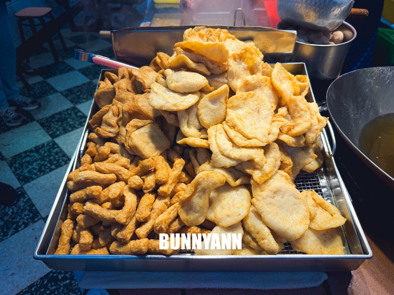 萬年大樓美食「貝玉天婦羅」超強，現炸酥脆天婦羅配魷魚羹，在地人從小吃到大的老字號！