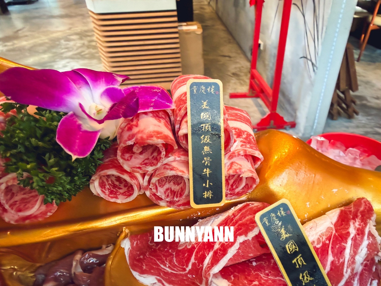 只有當地人才知道，卻是鴛鴦鍋店家，點個牛魔王就很夠吃，功夫菜也是招牌