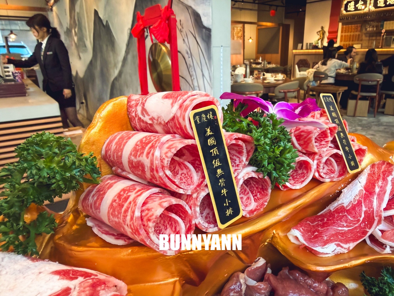 只有當地人才知道，卻是鴛鴦鍋店家，點個牛魔王就很夠吃，功夫菜也是招牌