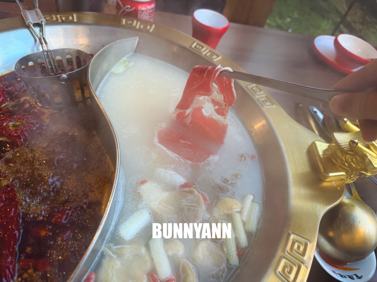 只有當地人才知道，卻是鴛鴦鍋店家，點個牛魔王就很夠吃，功夫菜也是招牌