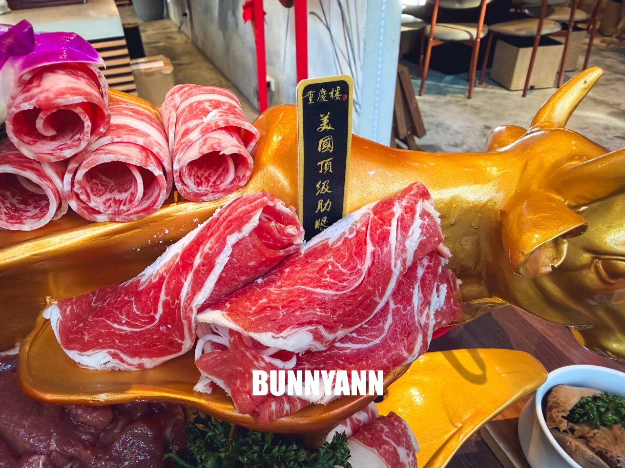 只有當地人才知道，卻是鴛鴦鍋店家，點個牛魔王就很夠吃，功夫菜也是招牌