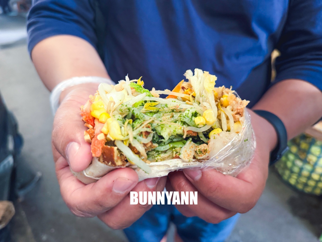 吳興街最強阿弘潤餅！全台網路票選冠軍，餡料爆滿CP值超高！