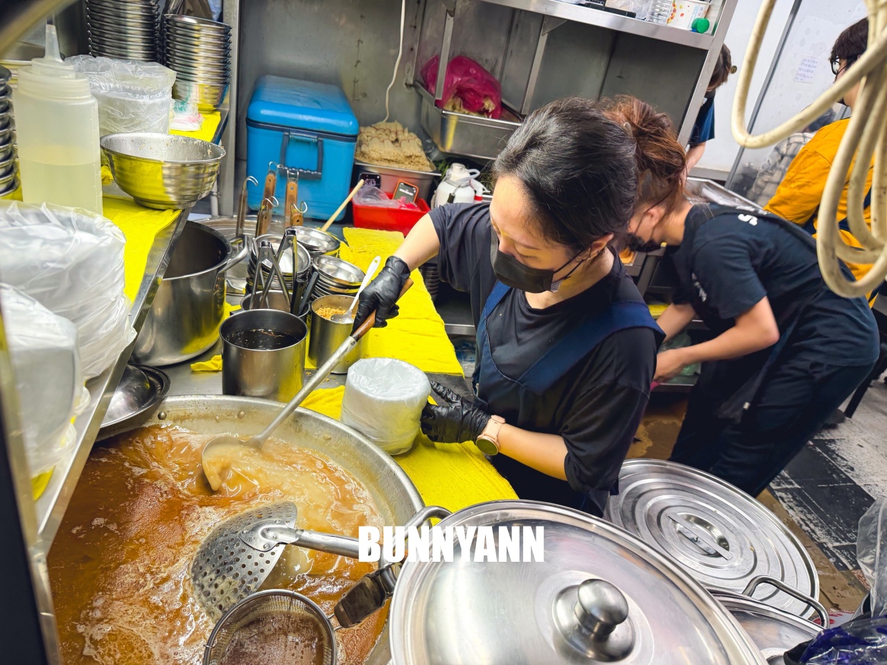 南機場夜市必吃美食！「阿男麻油雞」超軟嫩神級麻油雞腿，排隊也要吃到！