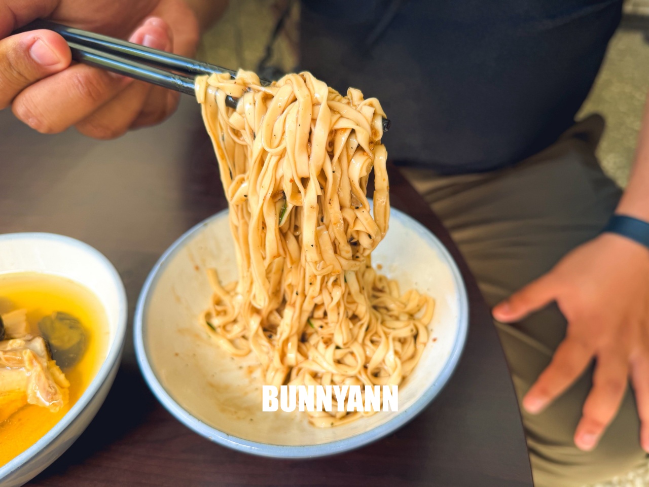 很少人知道這間，卻是在地50年麵攤，35元麻醬麵是招牌