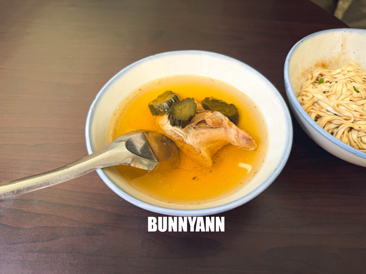 很少人知道這間，卻是在地50年麵攤，35元麻醬麵是招牌