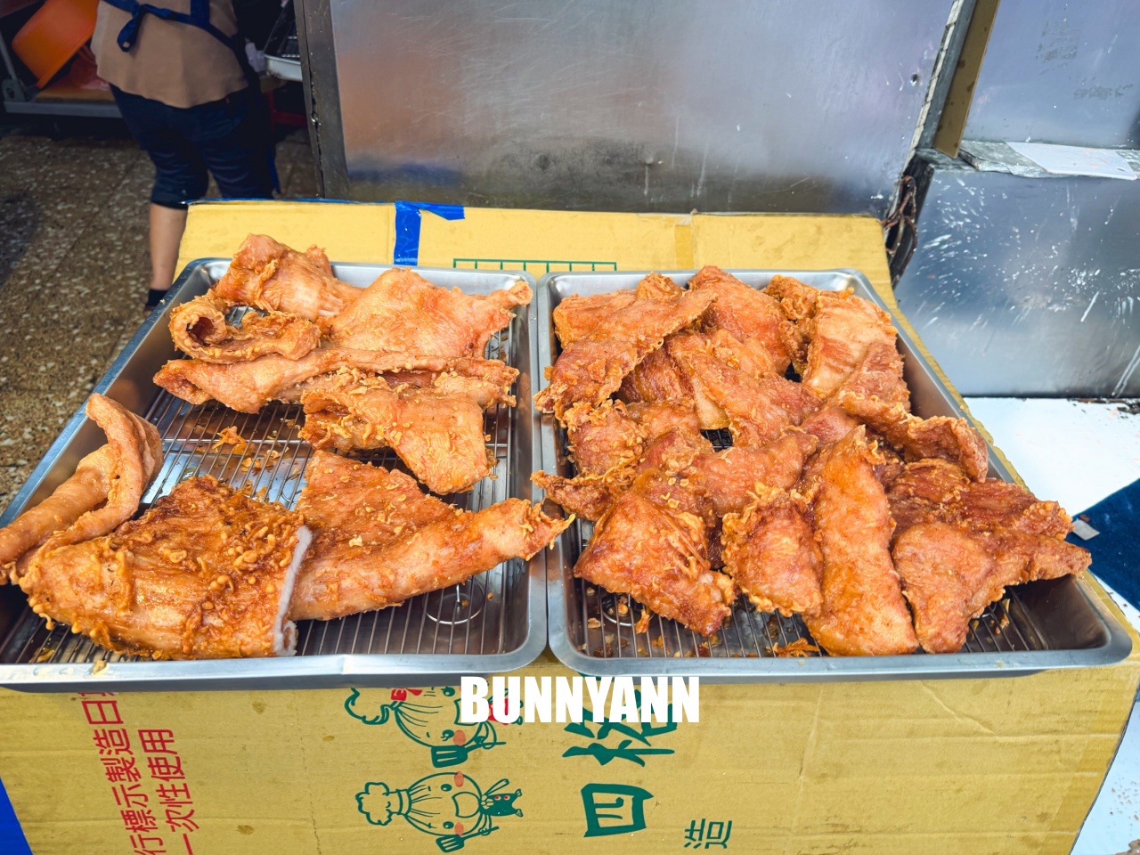 大稻埕最強「阿角紅燒肉劉美麗」，傳說中神級美味，六種部位任你挑！